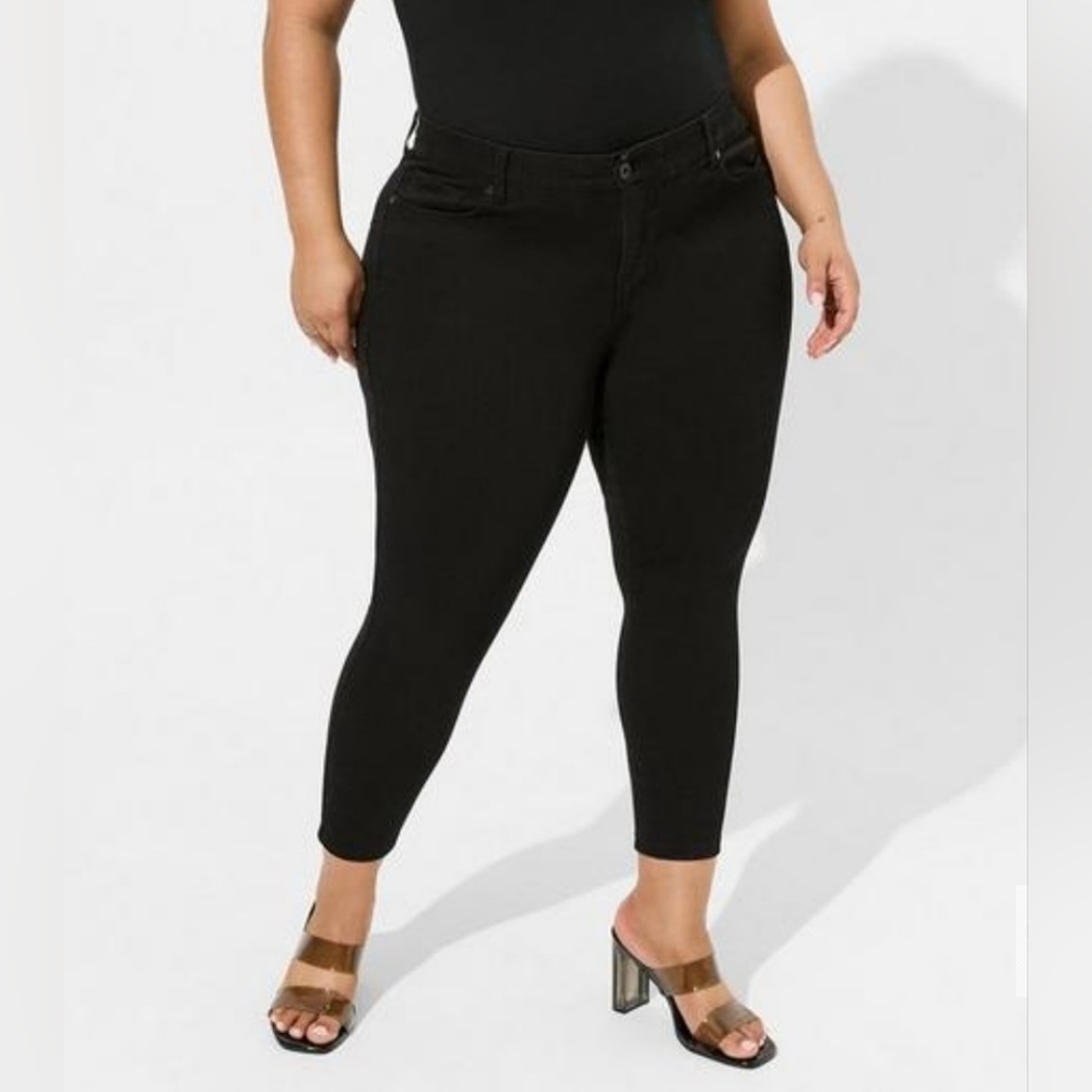 Torrid Bombshell Skinny Jeans Sz 20R Black Premium Stretchy Everyday Wear Casual
